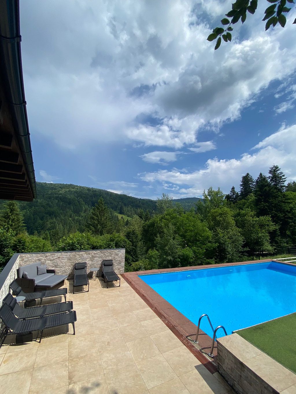 Terasa piscinei